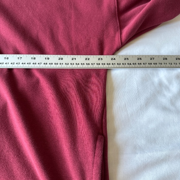 Kirkland Signature Womens Cozy Long Sleeve Sweatshirt Burgundy Sz Large Pockets - Picture 8 of 13
